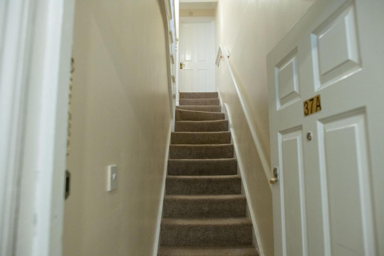 4 Bedroom Flat With High Speed Wi-Fi In North Acton, Ealing, West لندن المظهر الخارجي الصورة